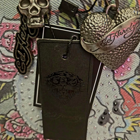 NWT ED HARDY Love Kills Slowly Roses Skull Rhinestone Denim Bag 11"x8.5"x3.5" - Picture 7 of 7